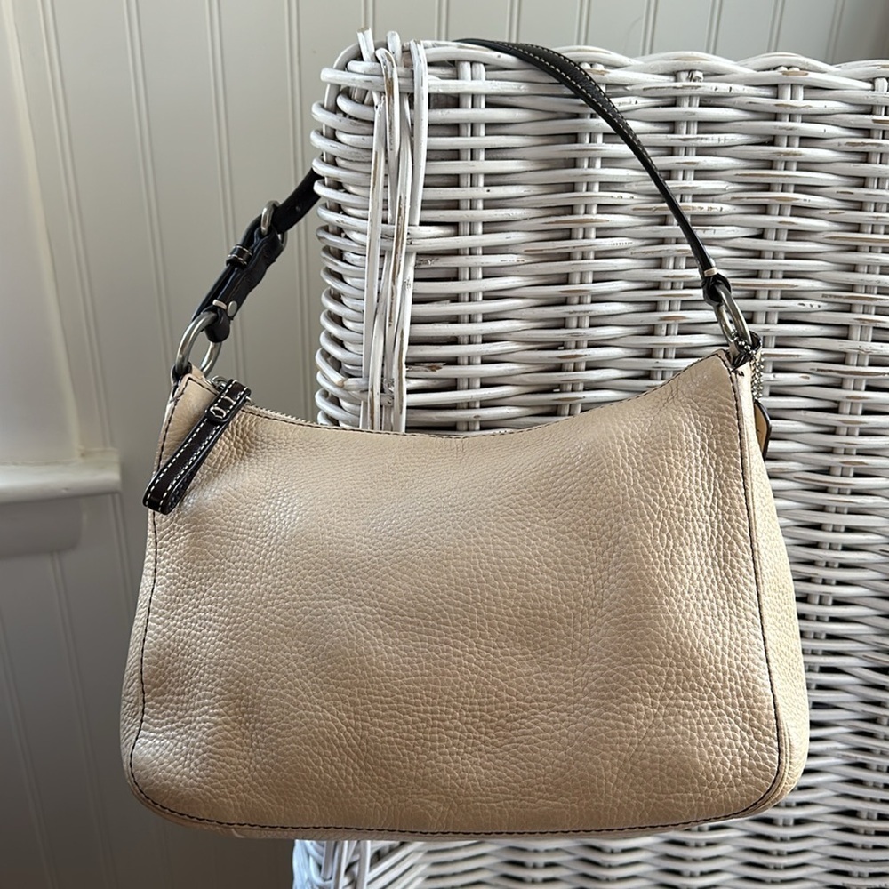 COACH Chelsea Beige Pebbled Leather Shoulder Bag - Picture 6 of 16